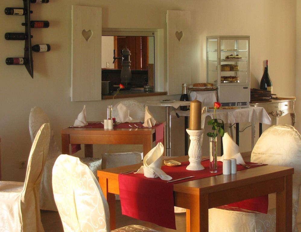 Pension Am Radweg & Ristorante Juani Wriezen エクステリア 写真