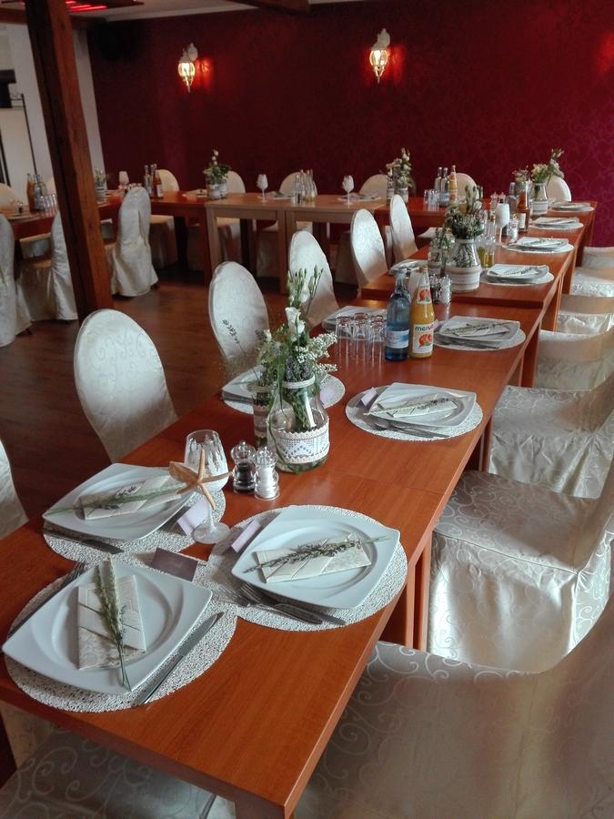 Pension Am Radweg & Ristorante Juani Wriezen エクステリア 写真