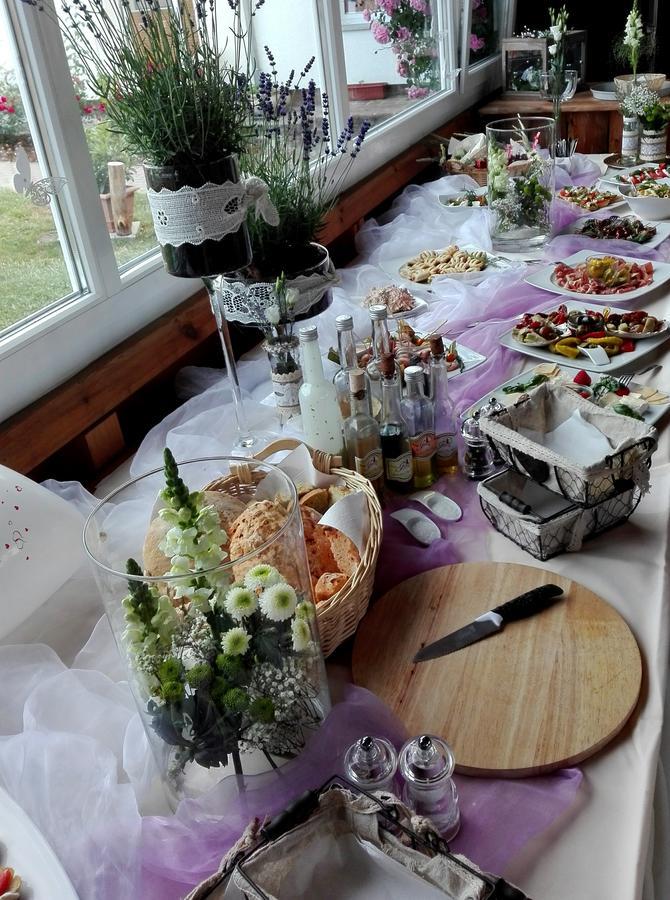 Pension Am Radweg & Ristorante Juani Wriezen エクステリア 写真