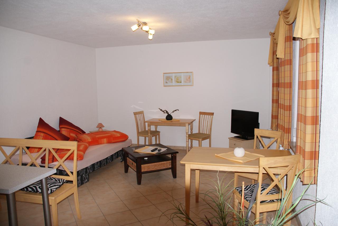Pension Am Radweg & Ristorante Juani Wriezen エクステリア 写真