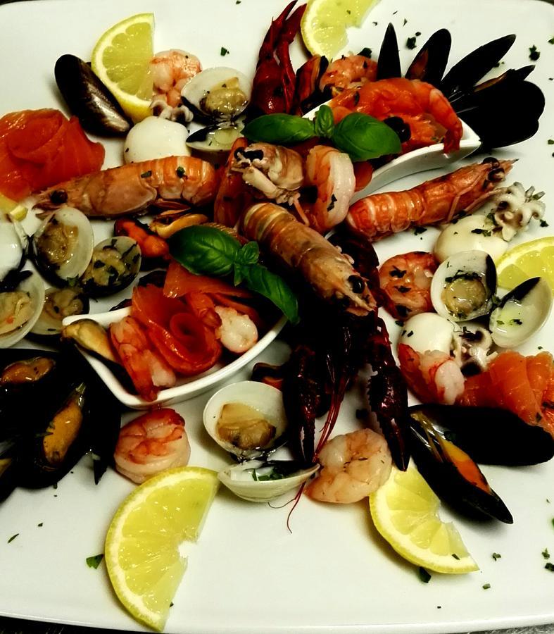 Pension Am Radweg & Ristorante Juani Wriezen エクステリア 写真